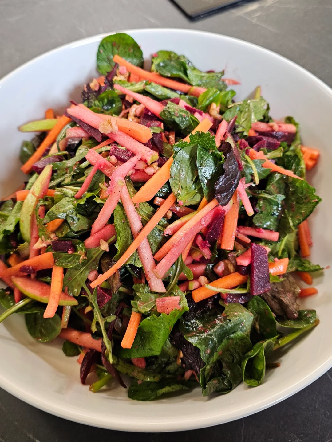 Παντζαροσαλάτα με μήλο και καρύδια - Video recipe thumbnail