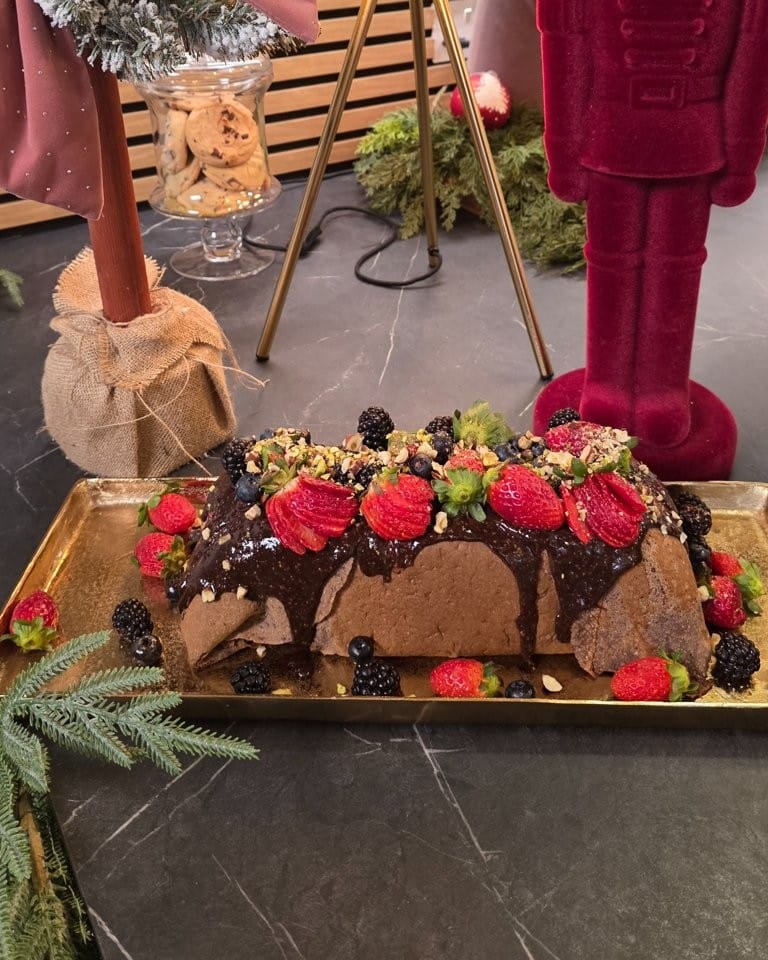 Σοκολατένιος κορμός Χριστουγέννων με κρέπες - recipe