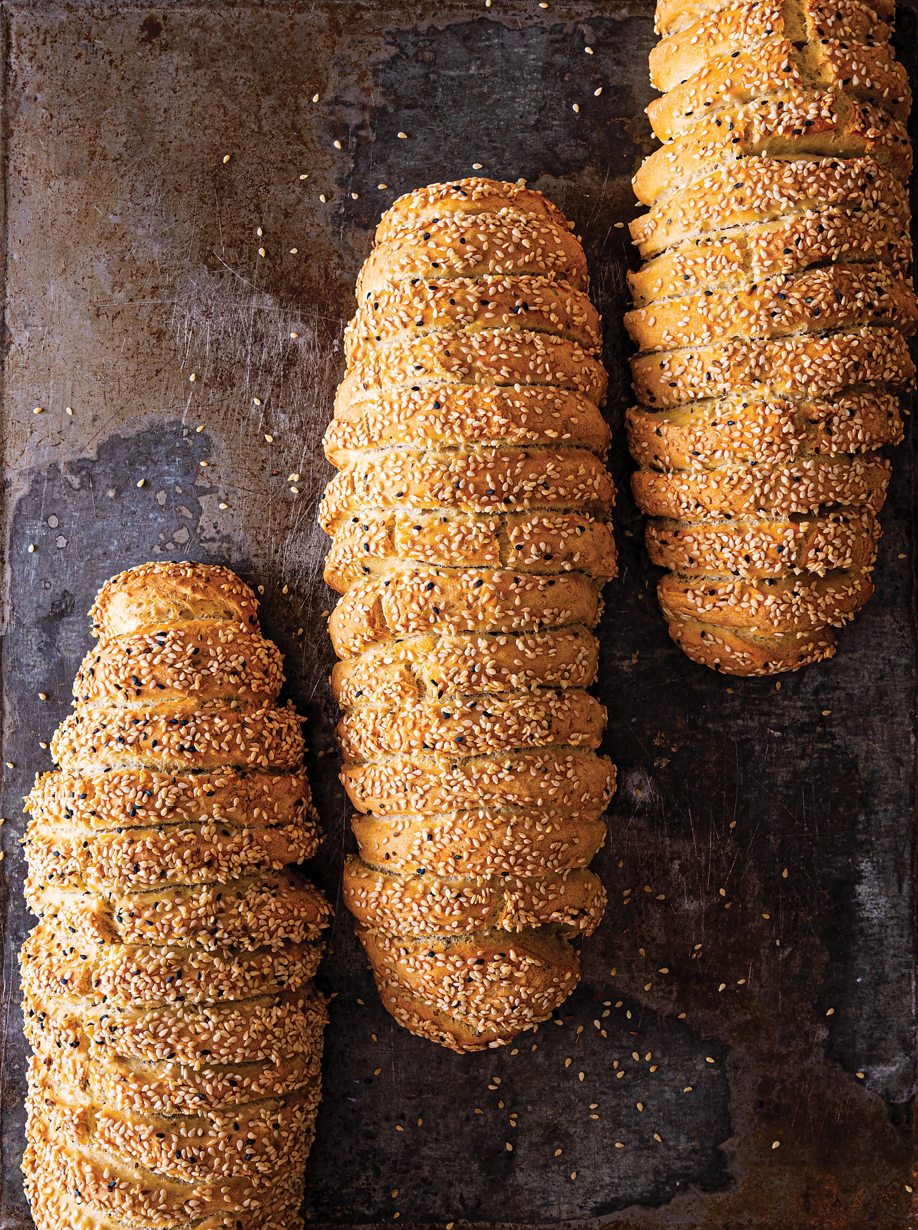 Dachtilies (Finger-Shaped Bread Rings)