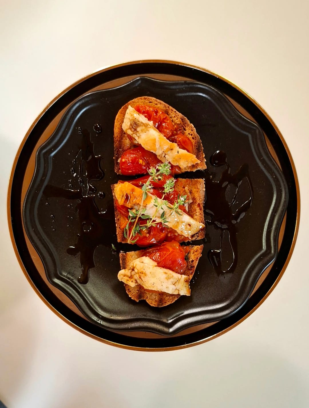 Ντάκος με κυπριακό χωριάτικο ψωμί - recipe