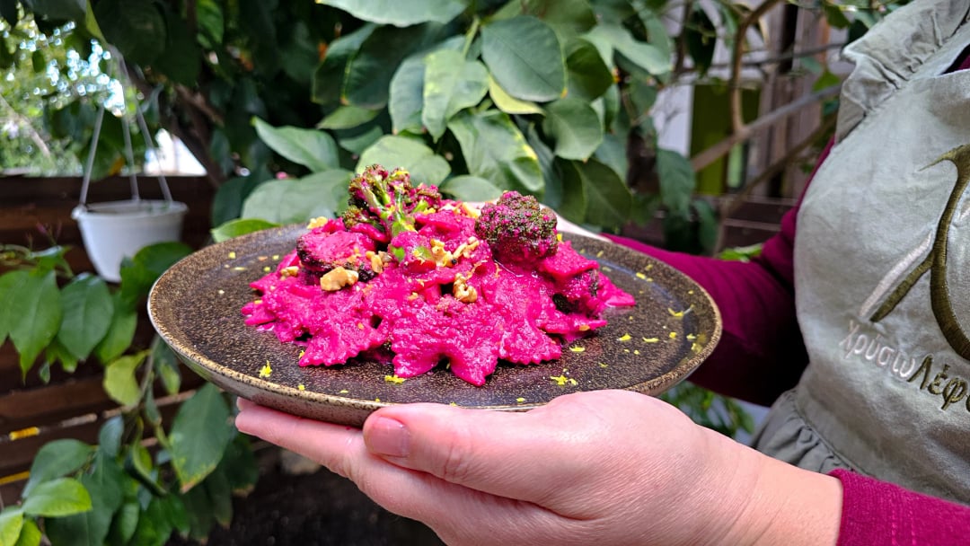 Farfalle with Beetroot Cream and Crispy Broccoli - Recipe image