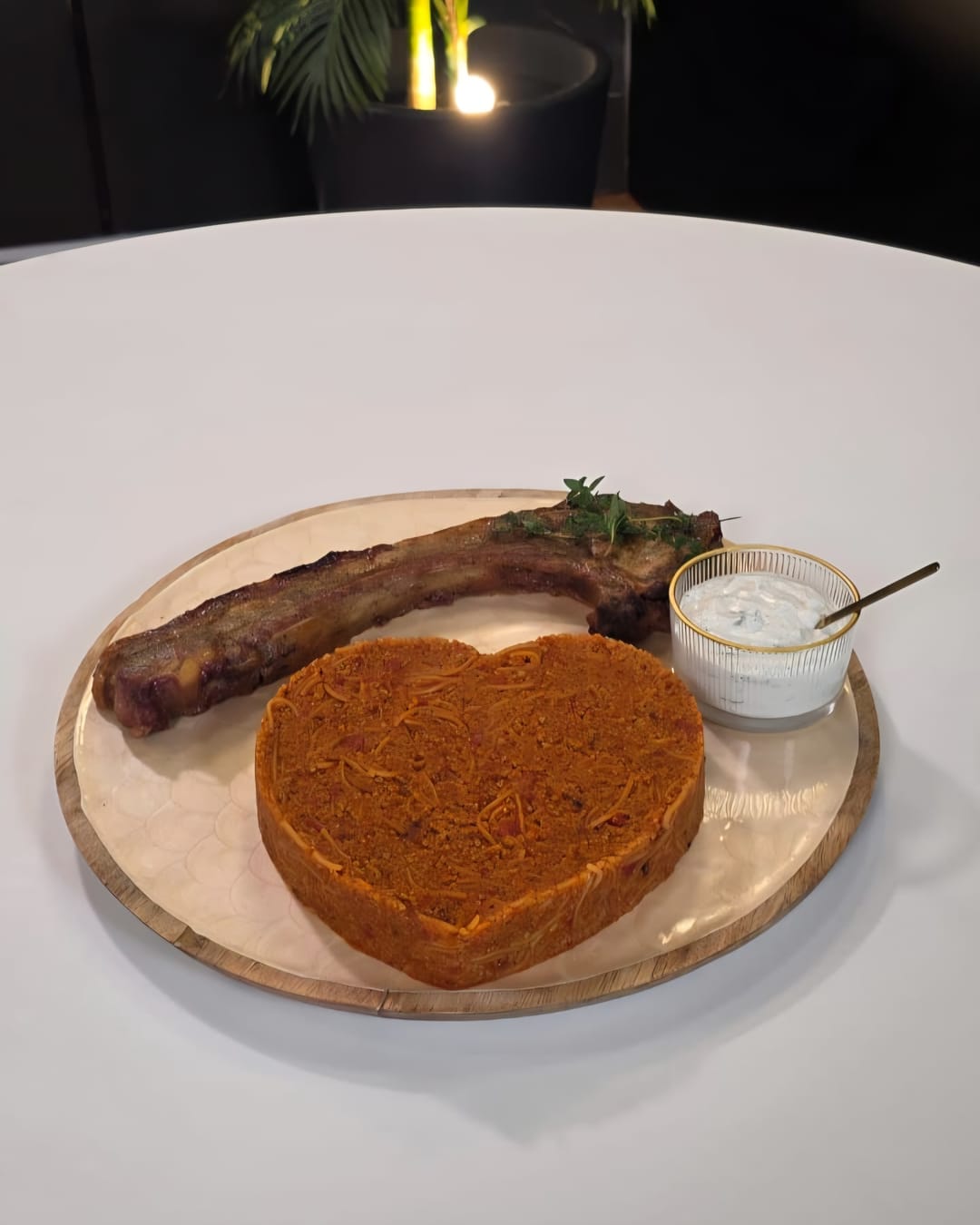 Jumbo χοιρινές μπριζόλες με πουργούρι για τον Άγιο Βαλεντίνο - recipe