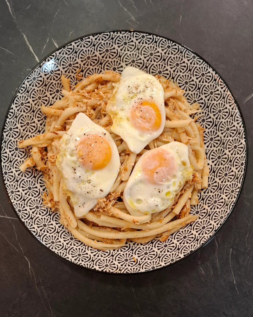 Mani Style Sizzled Pasta (Tsouhti Makaronada) - Video recipe thumbnail