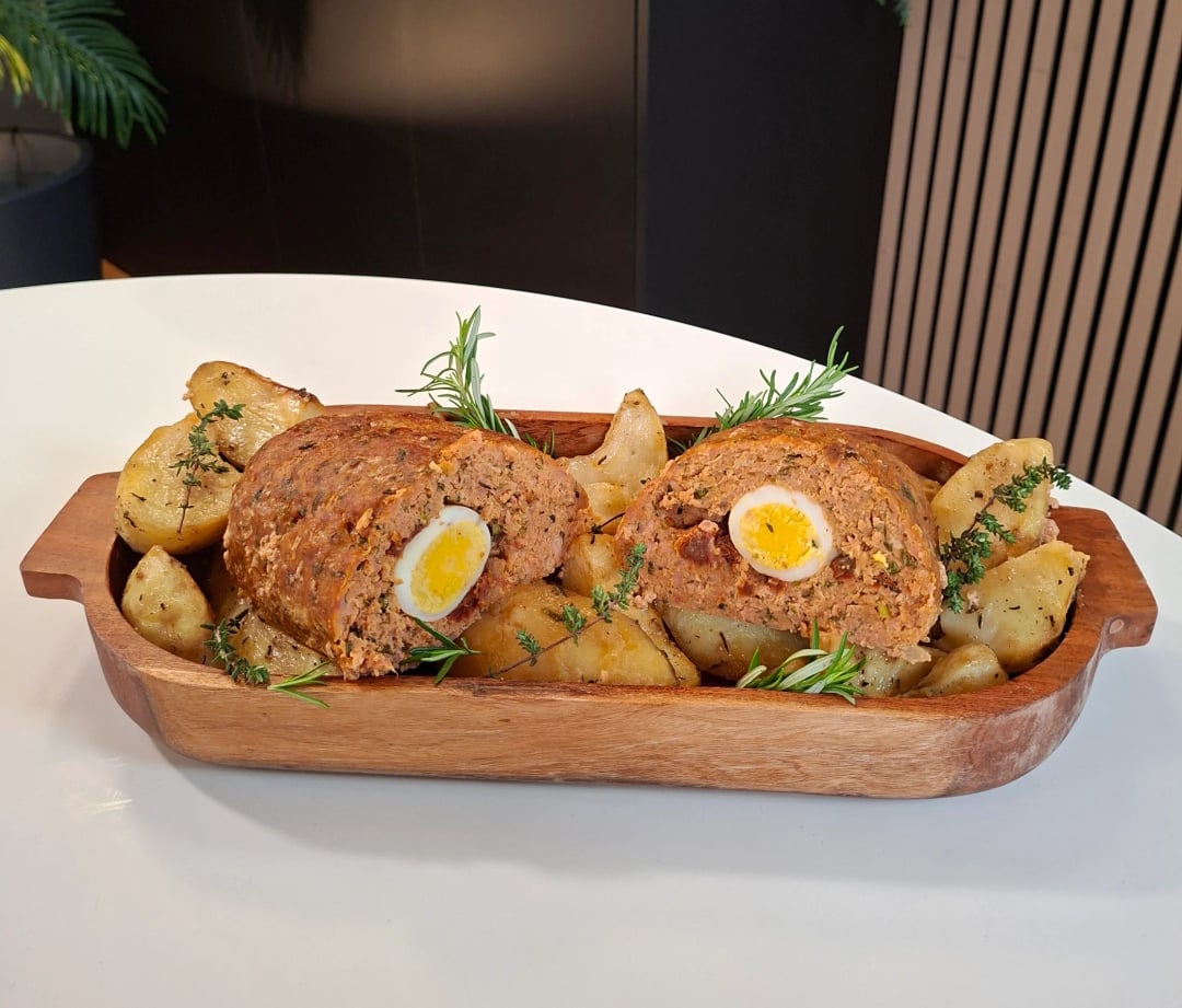 Meatloaf with Minced Meat, Eggs, and Sun-Dried Tomatoes - Video recipe thumbnail