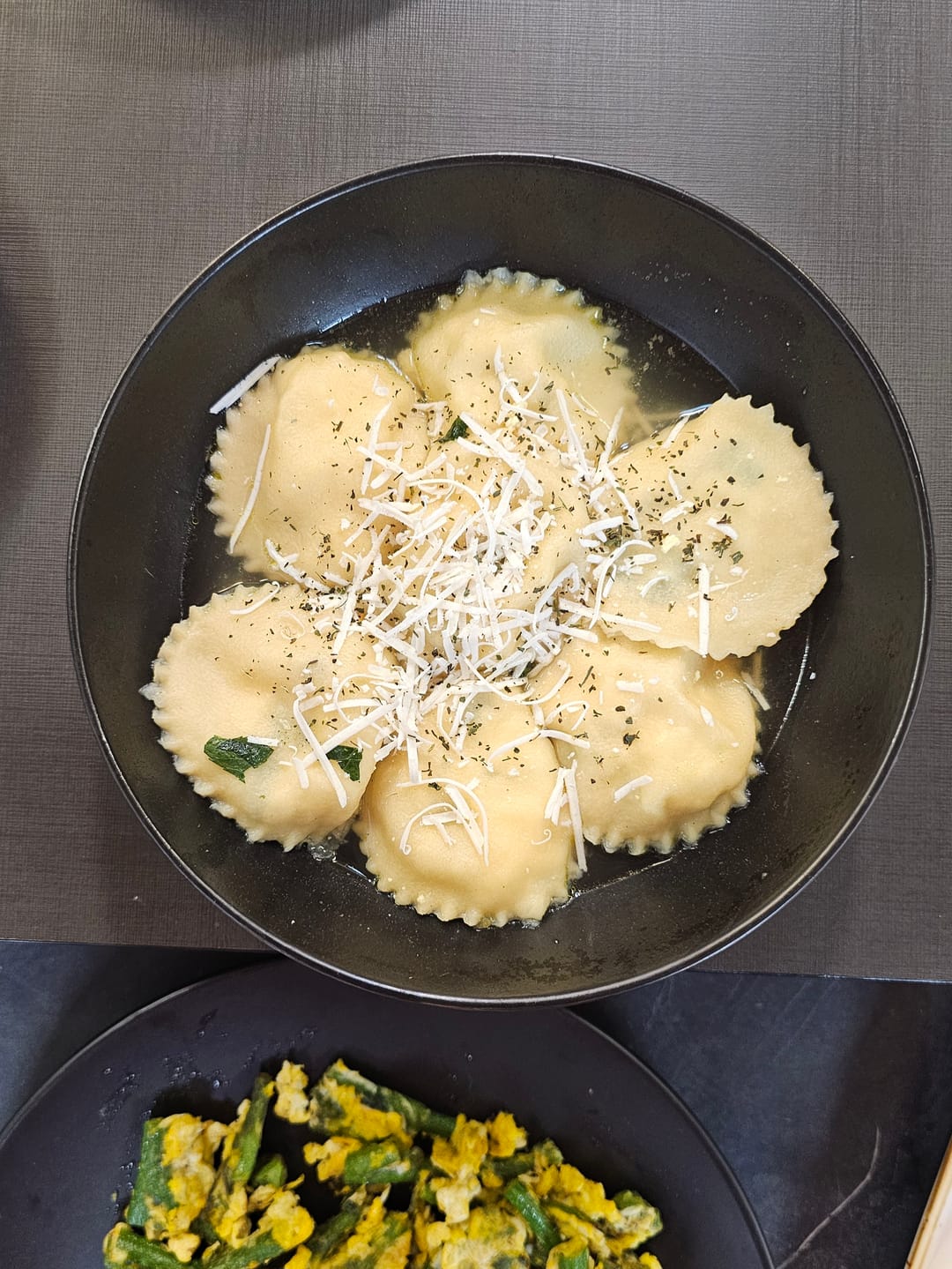 Ravioli with Ricotta (Anari) - recipe