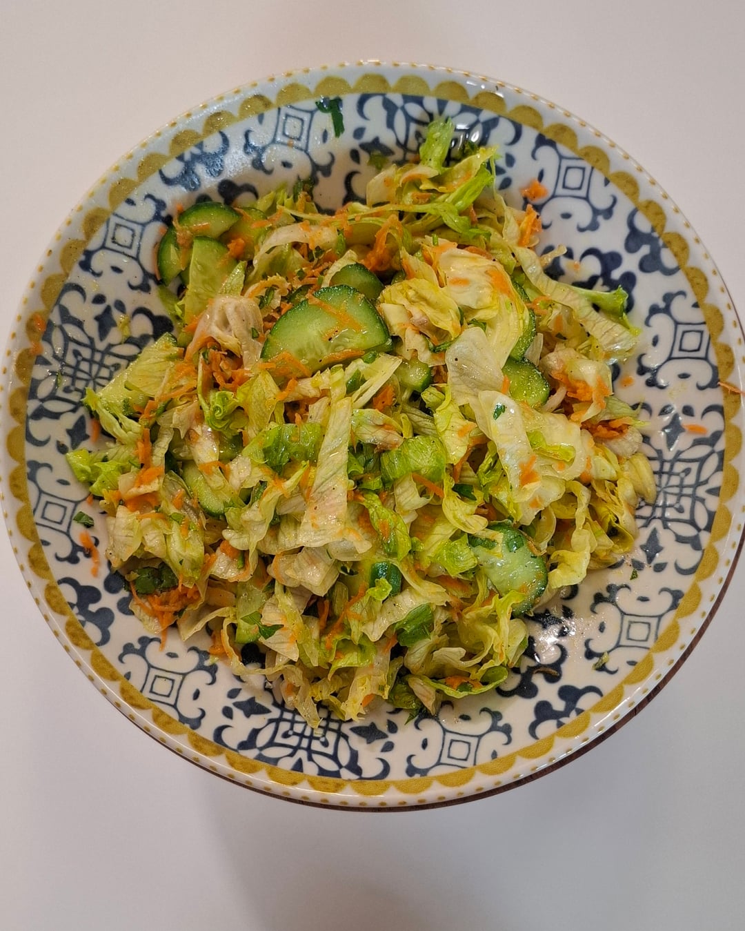 Refreshing Iceberg Salad with Lemon Vinaigrette - Video recipe thumbnail