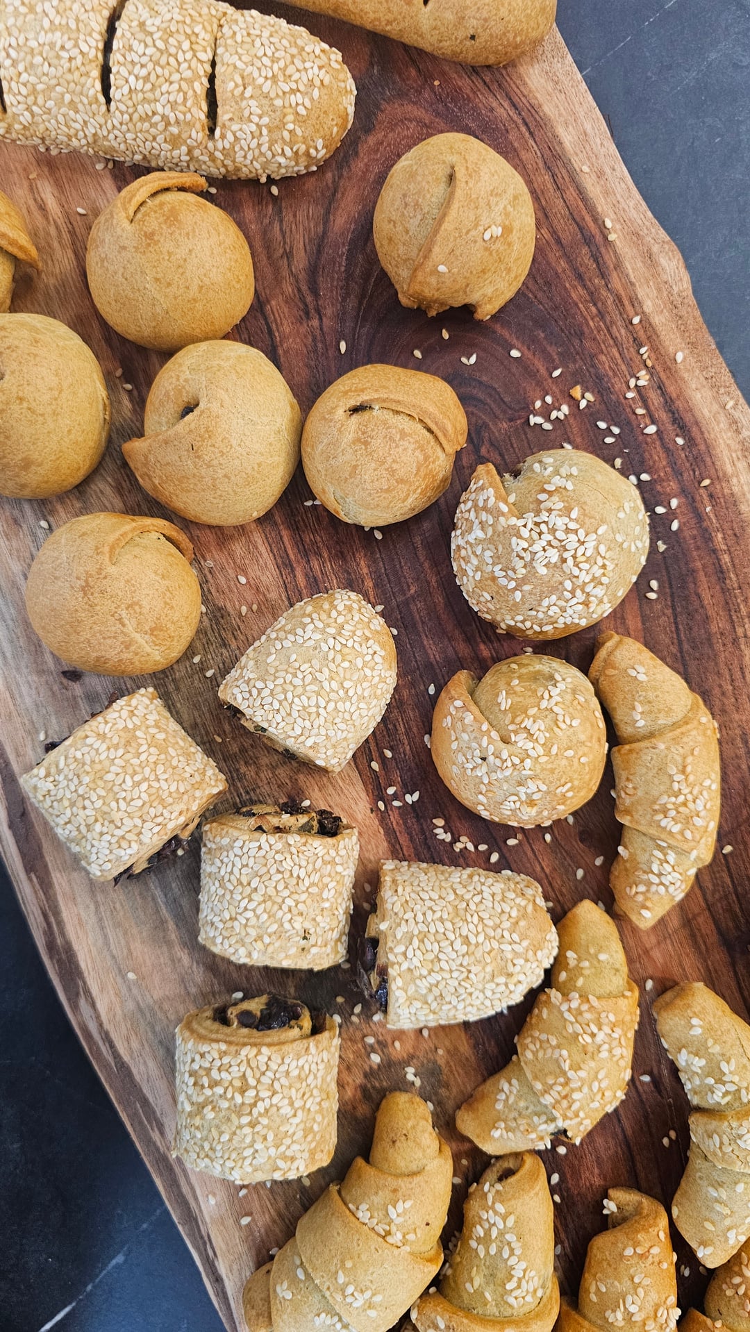 Ελιόπιτες τυλιχτές - Video recipe thumbnail