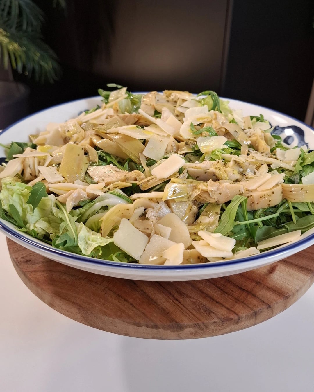 Salad with Lettuce and Artichoke - Video recipe thumbnail
