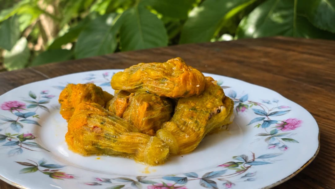 Stuffed Zucchini Flowers with Minced Meat - recipe