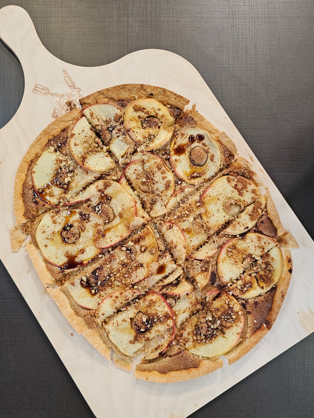 Flammkuchen με μήλο χωρίς ζάχαρη - Video recipe thumbnail