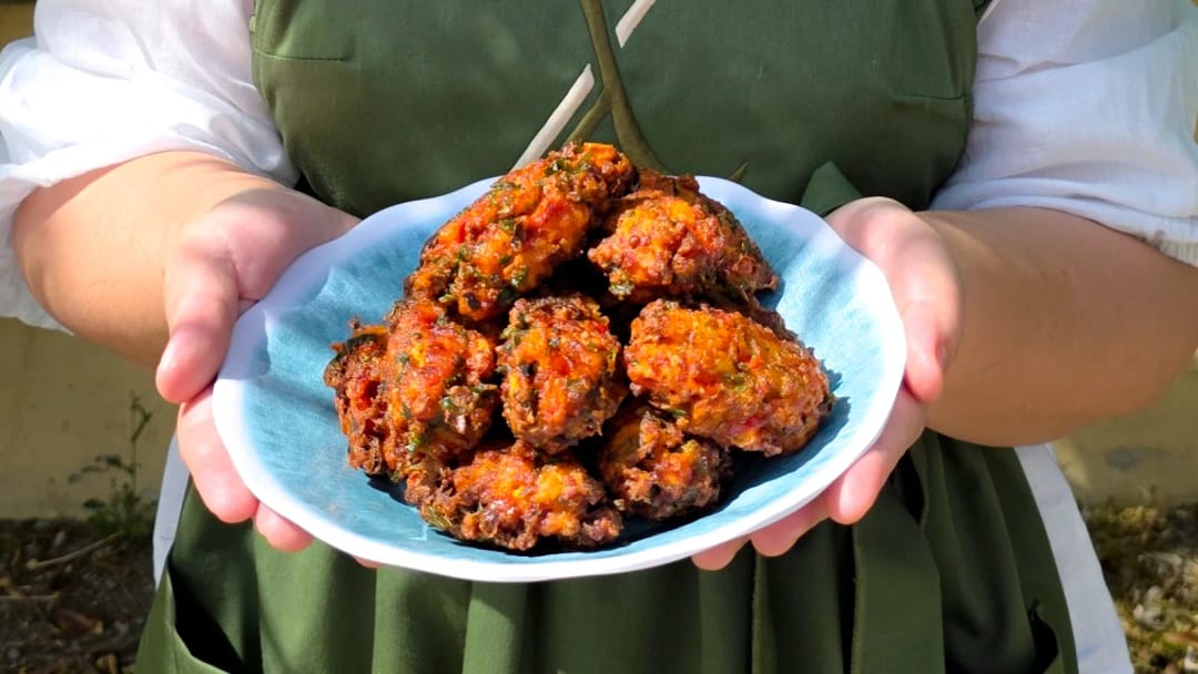 Tomato Fritters with Halloumi - recipe