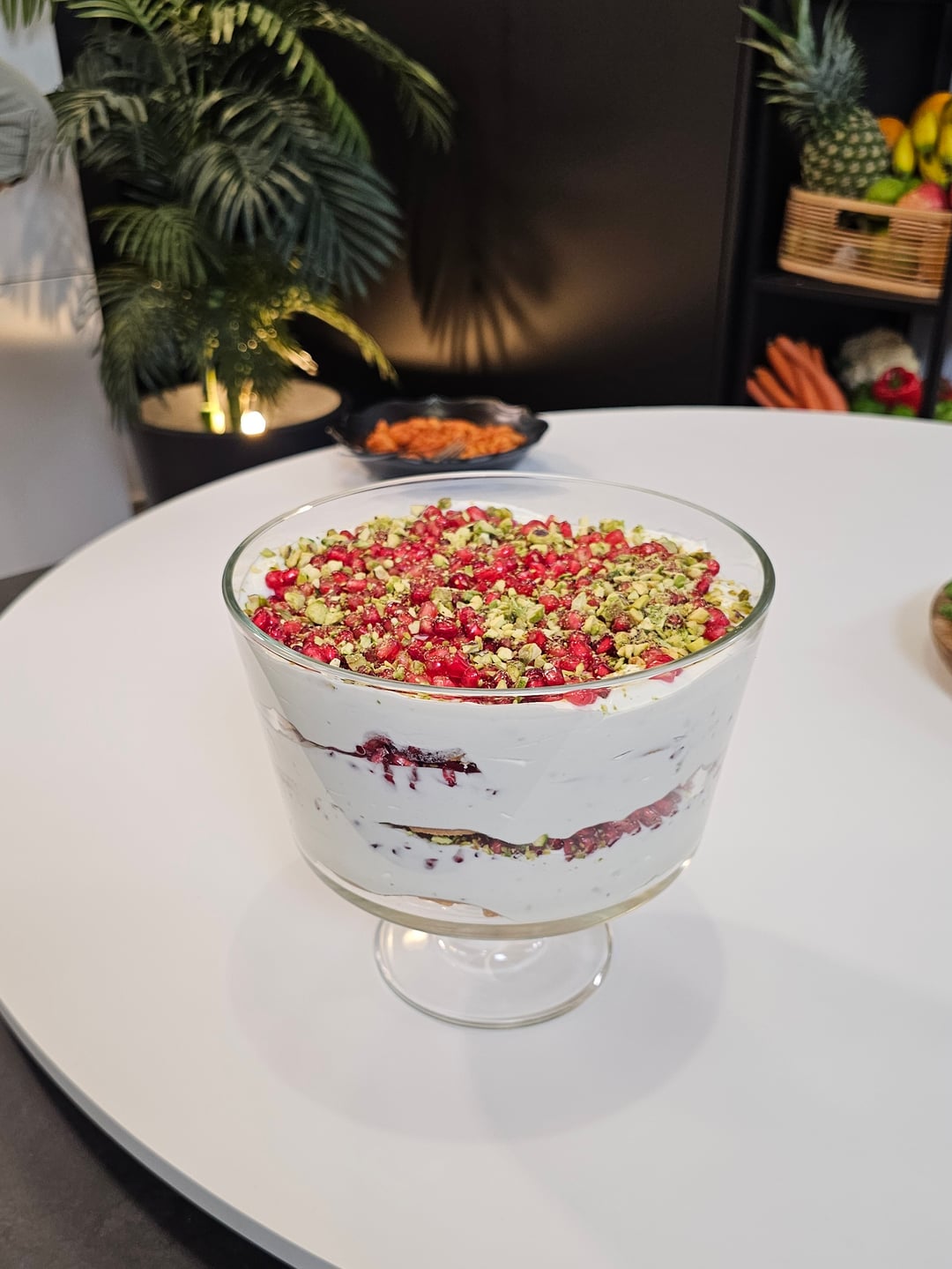 Yogurt and Pomegranate Cream - Video recipe thumbnail