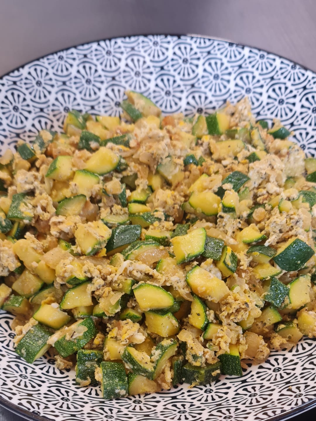 Zucchini with Eggs (Kolokythakia me ta Avga) - recipe